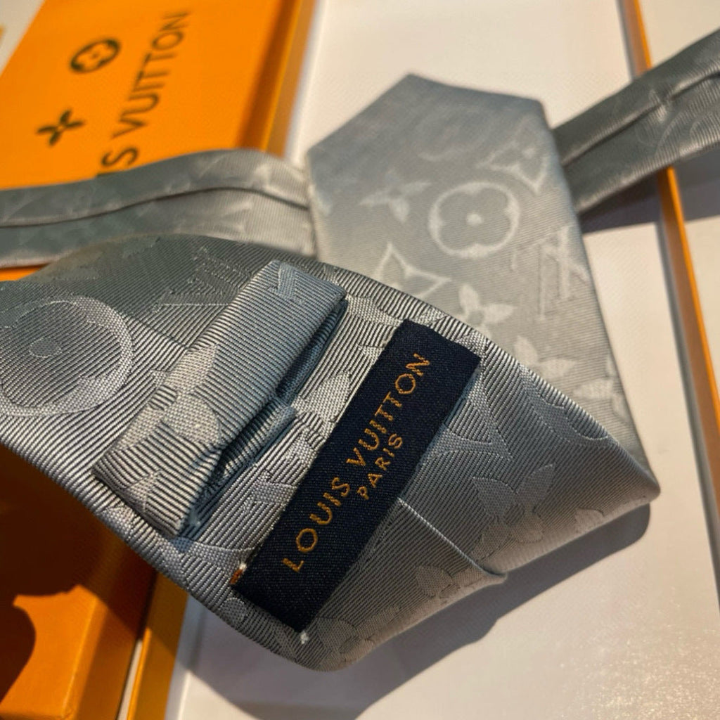 Louis Vuitton Style Men's Monogram Gradient Silk Tie