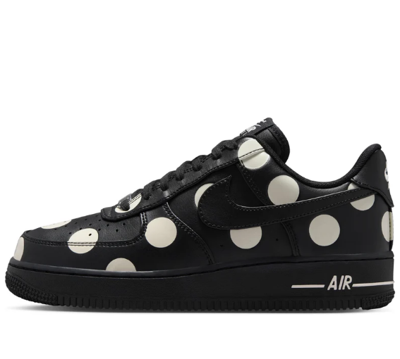 Nike Women's Air Force 1 '07 'Black / Sail' – IR8647-001