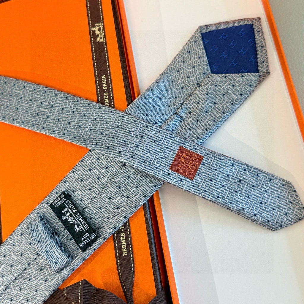 Hermes Style Men's Chain Motif Silk Tie