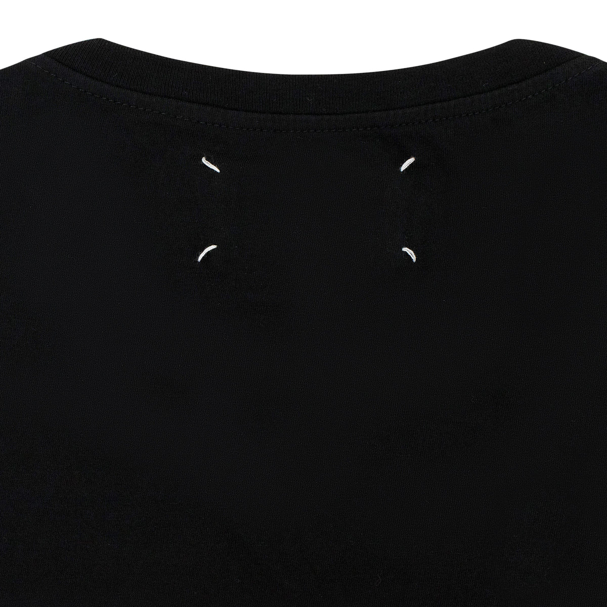 BLACK SNOW GLOBE V NECK T-SHIRT