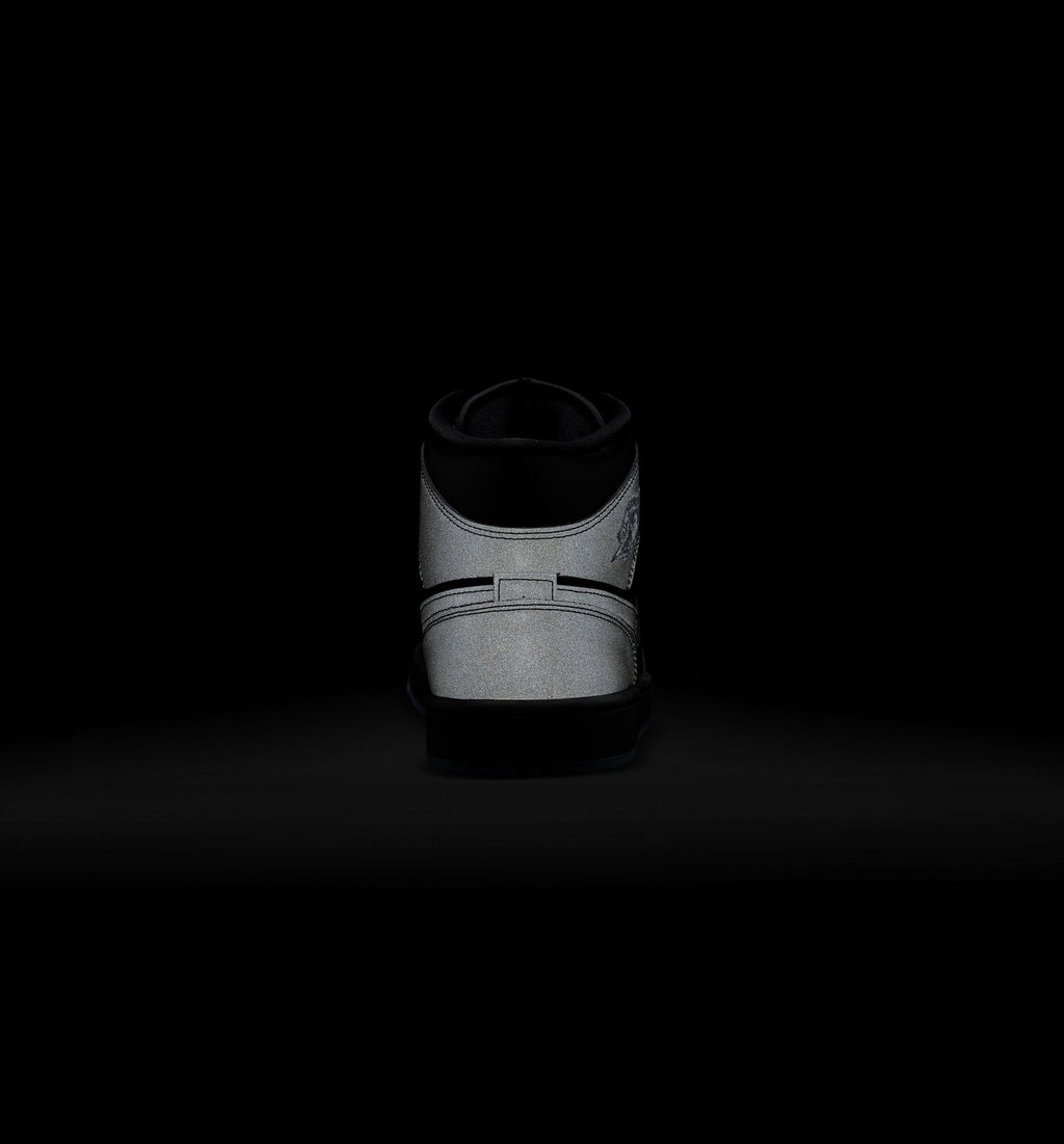 Air Jordan 1 Mid SE Men's Lifestyle Sneakers - Black/Grey
