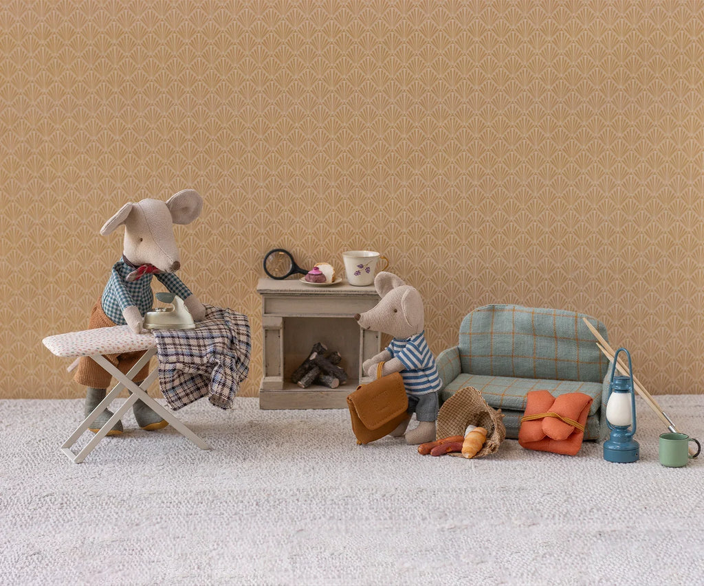 Clothes, Granddad mouse