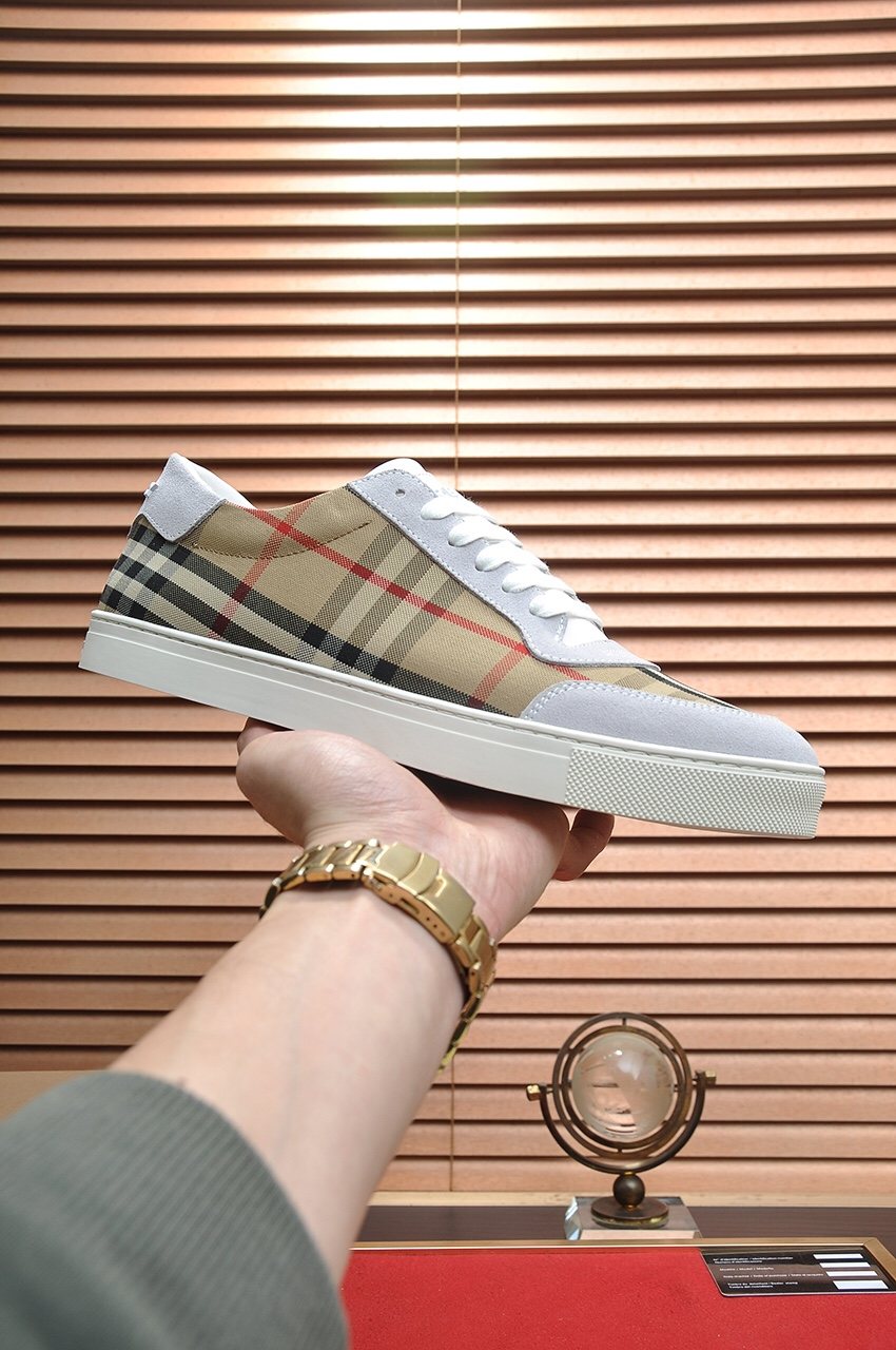 Burberry White and Beige Plaid Low-Top Sneakers