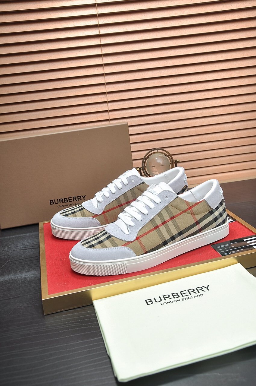 Burberry White and Beige Plaid Low-Top Sneakers