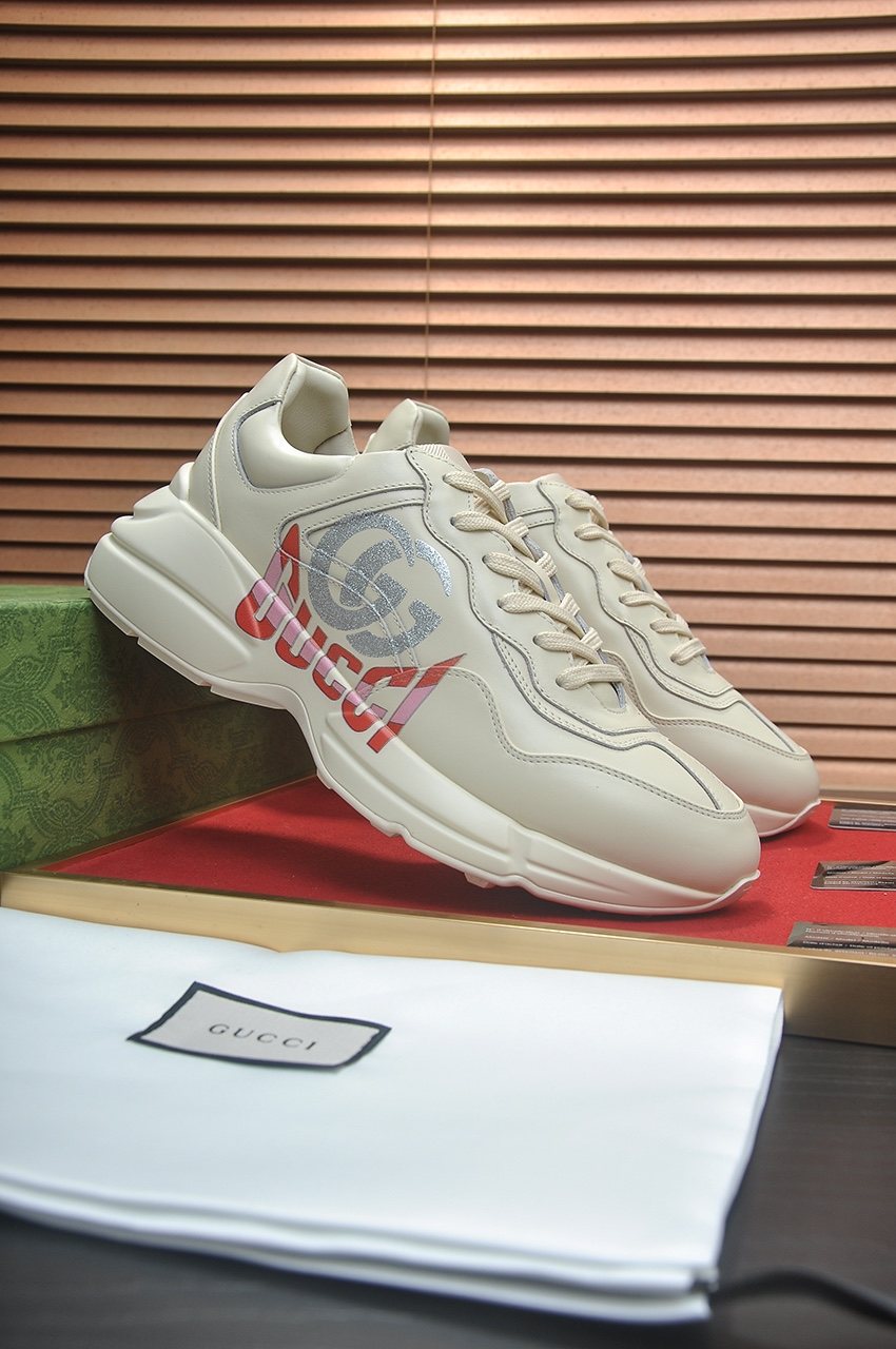 Gucci Off-White Red Accent Sneakers - Padded Collar