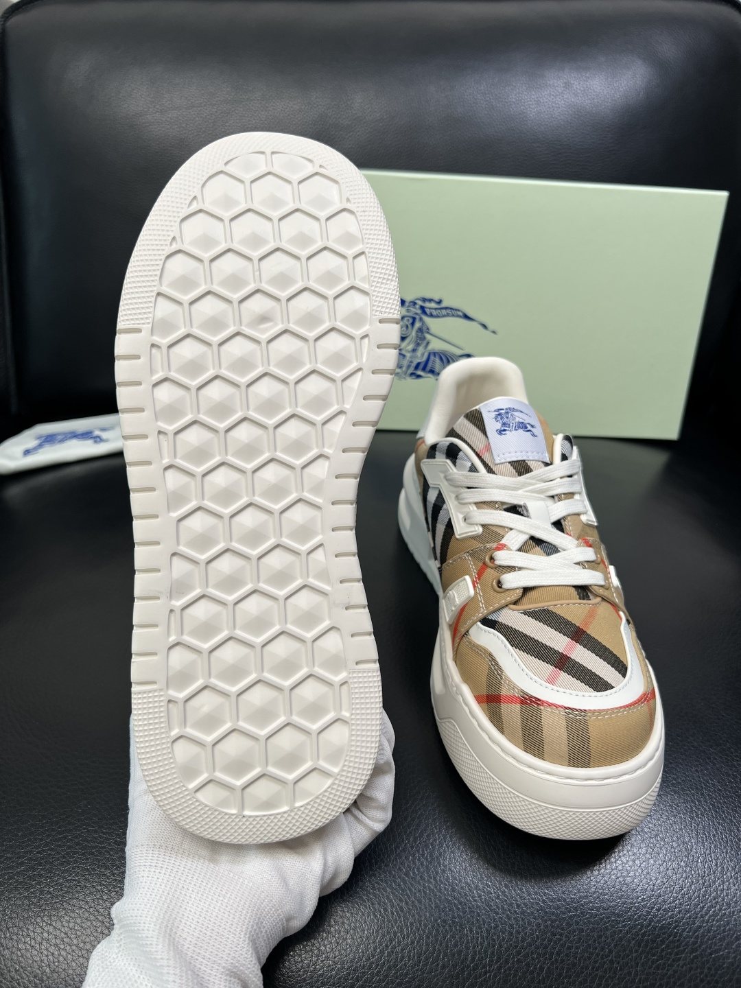 Burberry Black Beige Plaid Low-Top Sneakers