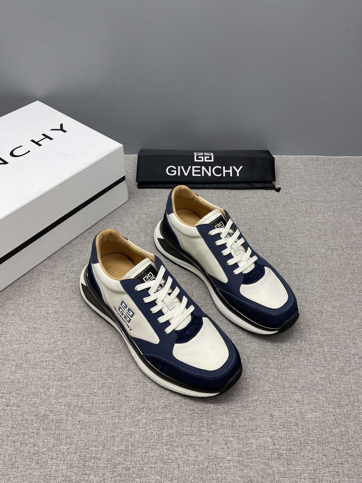 Givenchy Men's Low-Top Sneakers