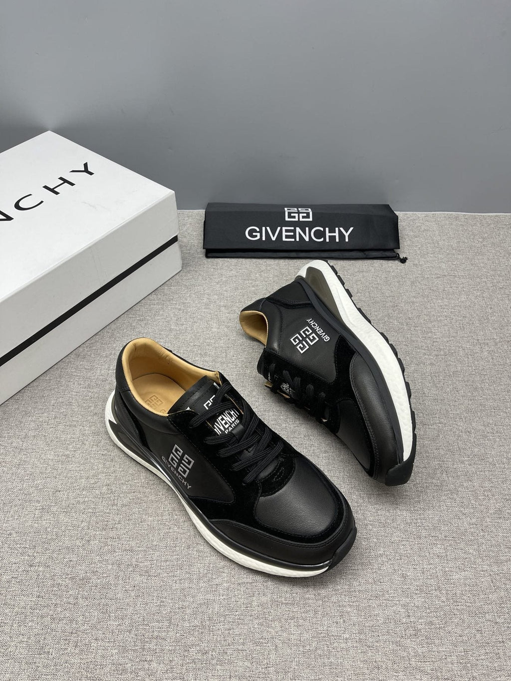 Givenchy Men's Low-Top Sneakers