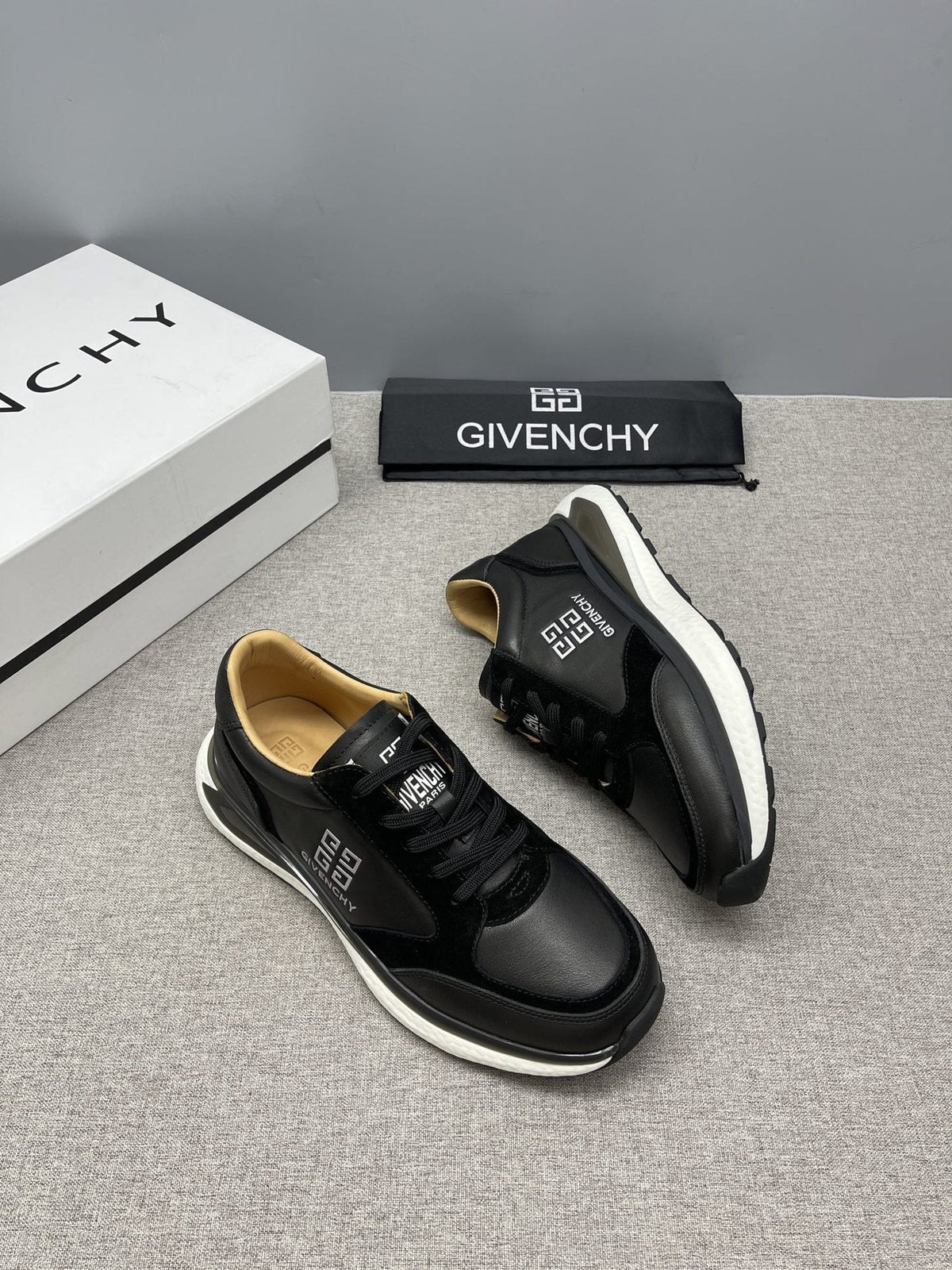Givenchy Men's Low-Top Sneakers