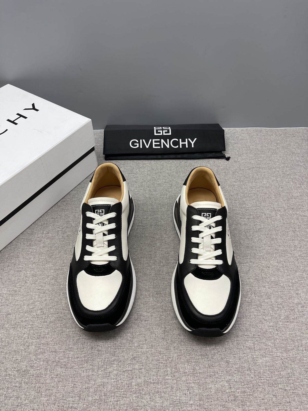 Givenchy Men's Low-Top Sneakers
