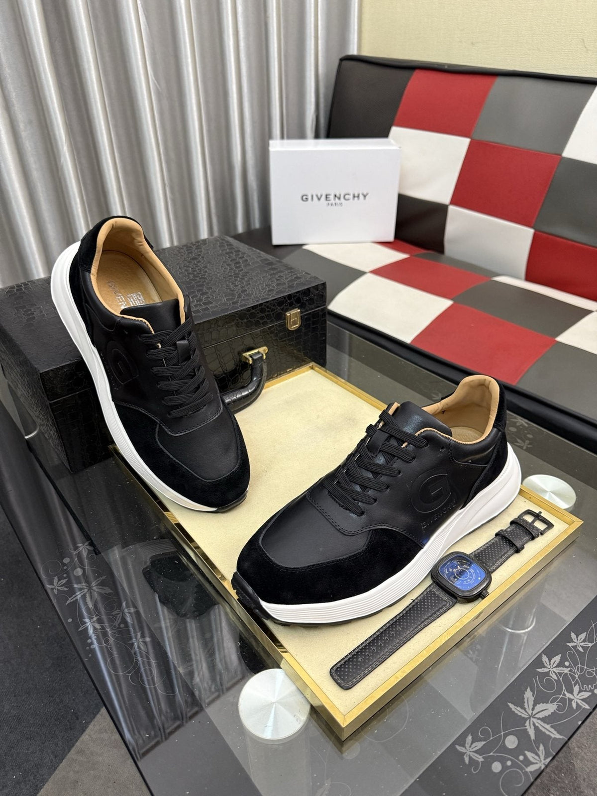 Givenchy Panel Low-Top Sneakers