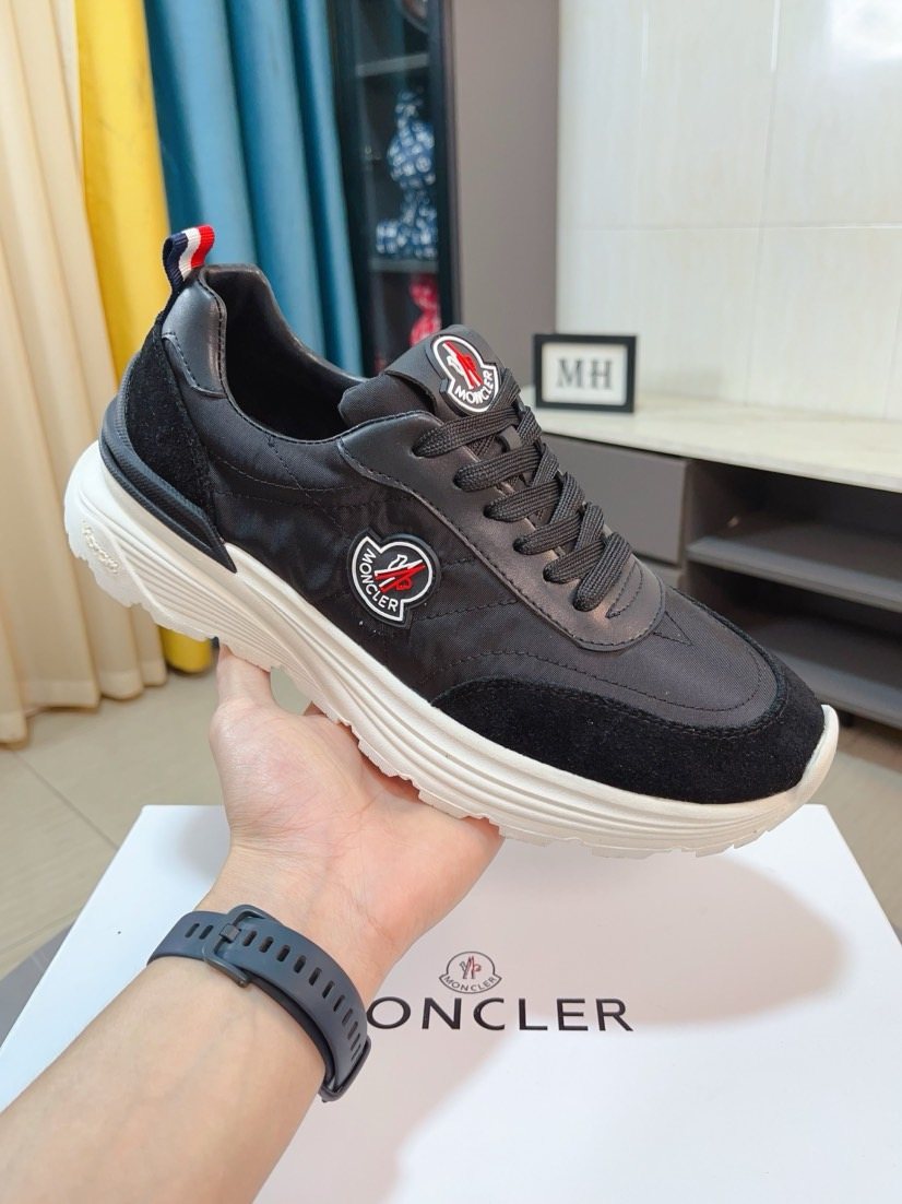 Moncler Men's Black and Charcoal Low-Top Sneakers